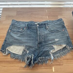 Free People women’s denim shorts. Size 29
